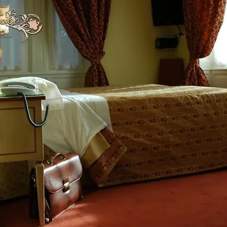 Отель Il Giardino Di Albaro 3*